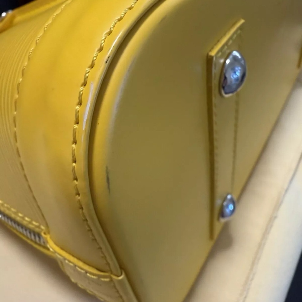 Louis Vuitton LV Alma PM Epi Leather Handbag Satchel - Yellow / Citron - Picture 12 of 13